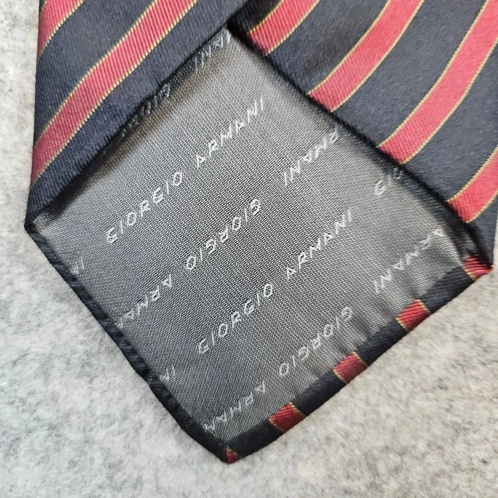 Giorgio Armani Cravatte Burgundy & Black Diagonal Striped Silk Neck Tie‎ 58x3.5